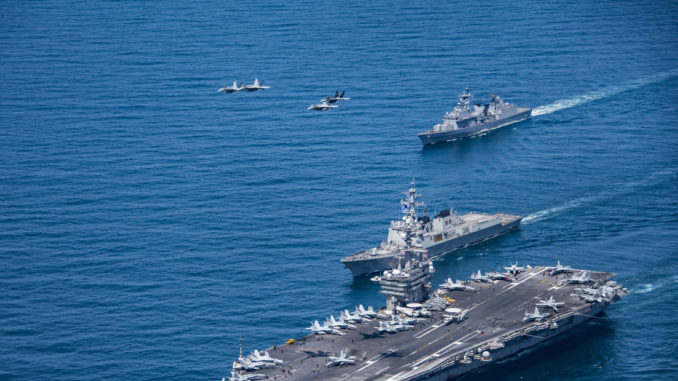 Ejercicios conjuntos de EE.UU. y Corea del Sur, con la participación del portaviones estadounidense USS Carl Vinson, en el Pacífico occidental, el 3 de mayo de 2017.