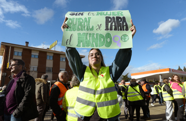 Las mujeres triunfan con una masiva protesta en defensa del campo y ...