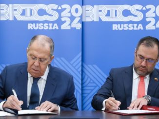 El canciller ruso, Serguéi Lavrov, y su homólogo venezolano, Yván Gil, en Nizhni Nóvgorod, Rusia, el 11 de junio de 2024.