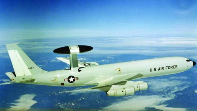 Un Boeing E-3 Sentry de la Fuerza Aérea de EEUU
